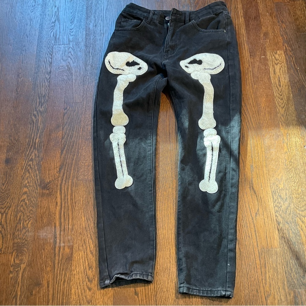 Statement Black Skeleton Appliqué Jeans Size 30 Unisex Streetwear Goth Y2K